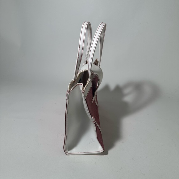 Red and White Structured Tote with Geometric Design - Picture 3 of 8